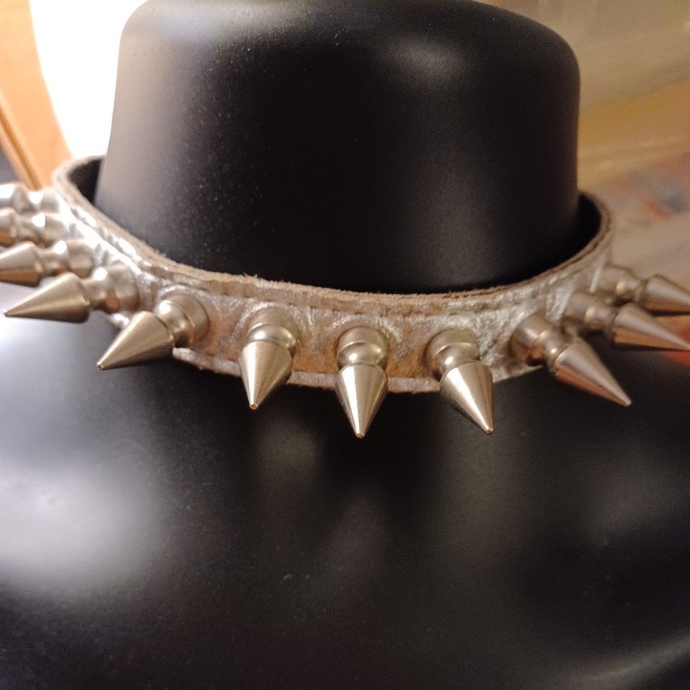 Silver Leather Choker with Silver Spikes - comfortable